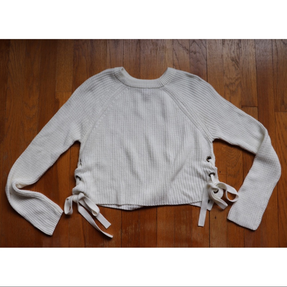 Forever 21 White Lace-Up Sweater size M